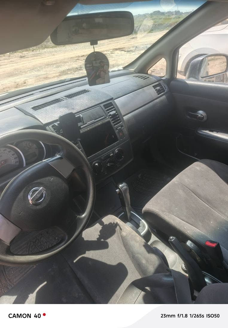 سەیارەکە مواسەفات ئەمریکی ناو ڕەش جەمبەجی خەفیفی جامڵخی بێشی هەیتی بەدەینەی نەکرتیە سێێ بارجەی سبوخە بەبێ ژۆرێ 2009 سەنەوی ڕێگاو بان 29 بەناو کردن بە شەرتە تەبریدەکەشی بەس سۆندە و خازی دەوێ سەحریشی 77 مەجالێ کەم هەولێر
*********** أربيل, العراق

