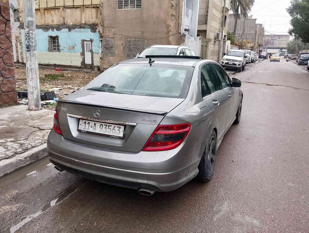 السلام عليكم 
مارسدس c300 للبيع او مراوس باحدث او سيارة رياضية
موديل 2008
محرك 6 سلندر حجم 3000 
السعر 130$
 وللعلم الصور قبل اسبوع والسوك كلشي حسب النظافة والسونار مرفق مع الصور مكان السيارة بغداد الحرية قرب مستشفى الشرق الاوسط للستفسار اكثر للاتصال او واتساب  ***********
