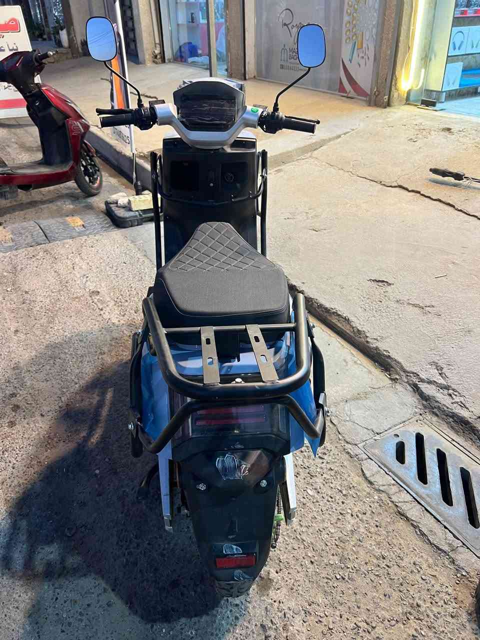دراجة GT500  جديدة  ونظيفة بعدها بالجيس للبيع اخذتها ب800 للبيه ب750 استخدام يومين فقط كلشي بيها على حطته ما بيها كل نقص 6 بطاريات حجم كبير تحتوي على صندوق إضافي في الخلف وسويجين وبصمات عدد اثنين وكارت تشغيل nfc اثنين سبب البيع كبيرة والأهل ما قبلو عليها
دراجة GT500  جديدة  ونظيفة بعدها بالجيس للبيع اخذتها ب800 للبيه ب750 استخدام يومين فقط كلشي بيها على حطته ما بيها كل نقص 6 بطاريات حجم كبير تحتوي على صندوق إضافي في الخلف وسويجين وبصمات عدد اثنين وكارت تشغيل nfc اثنين سبب البيع كبيرة والأهل ما قبلو عليها
 تفاصيل أكثر ♥️✅👇 
***********
