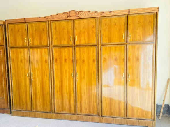 سلام عليكم خوان يوجد غرف نوم للبيع لأ ستفسار على هاذ رقم ***********
