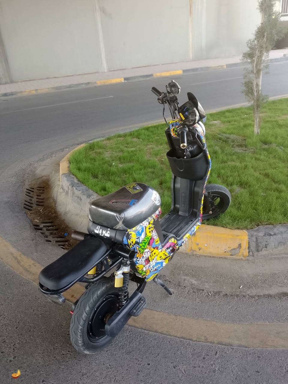 سلام عليكم ورحمة الله وبركاتة 
درجه شحن R9 
بطاريات خمسه دبل 22A
ملف 1700
ماطو نصيف او كلو شرط 
السعر 500الف او بي مجال للطيبين 
التوصل ع رقم او واتساب ***********
