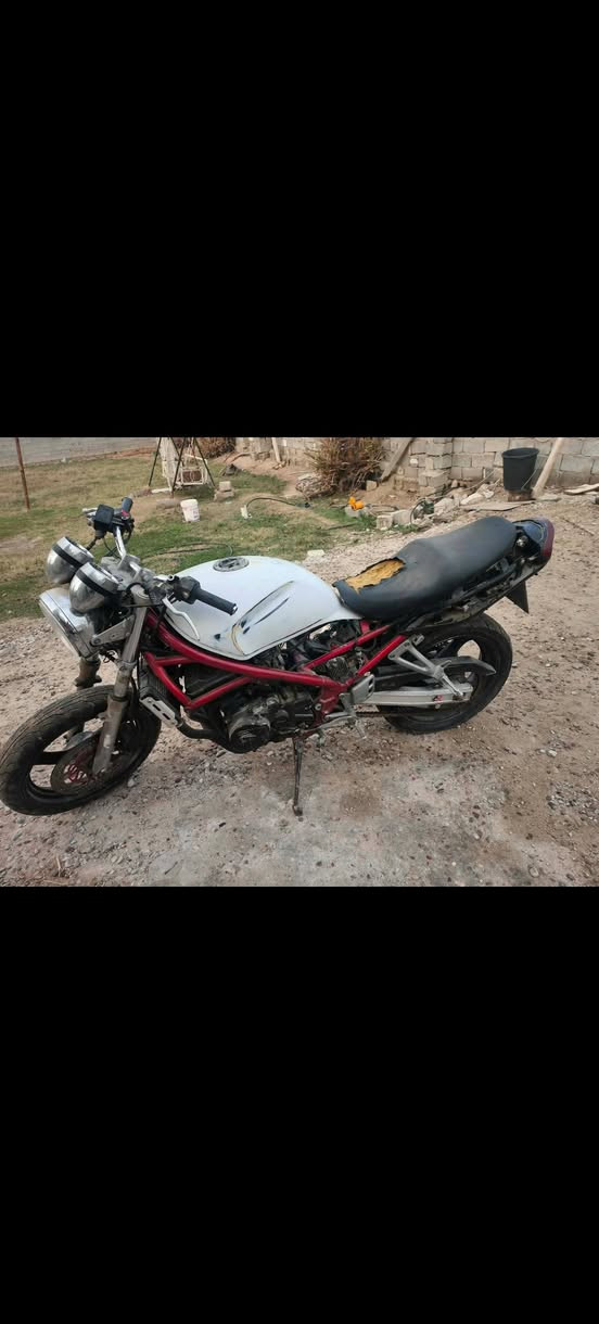 سلام عليكم
بطح بانده ربع كرستال دراجه جانت متروكه ونضفت كابريتراتها و شغلتها شويه وطفت وبلاكات جدد و تاير وياها بعدني ما شاده و كفراتها موجوده و مسقوله كامله بس تصبغهن دراجه اني رتتها تعمير بي حتاجيت فلوس دراجه رايدها 650 و بيها مجال بسيط مكاني شهداء البياع ***********و متواجد واتساب غير متواجد على الماسنجر
