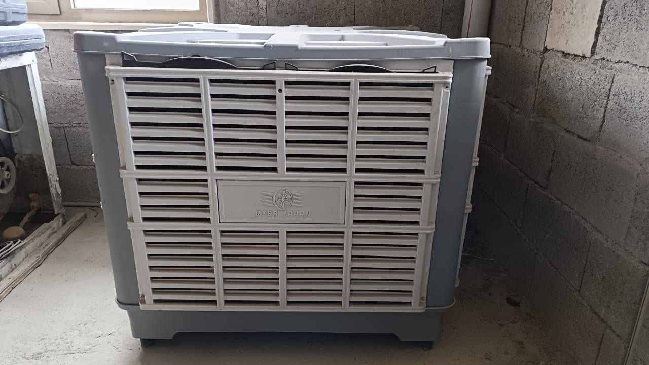 جۆر OVER JAPAN
حەجم 18000
لۆک لۆکە بەکار نەهاتوە زۆر شتێکی ئەسڵە دەرەجەیەکە شوێن سلێمانی ڕەقەمی خاوەنی ***********
