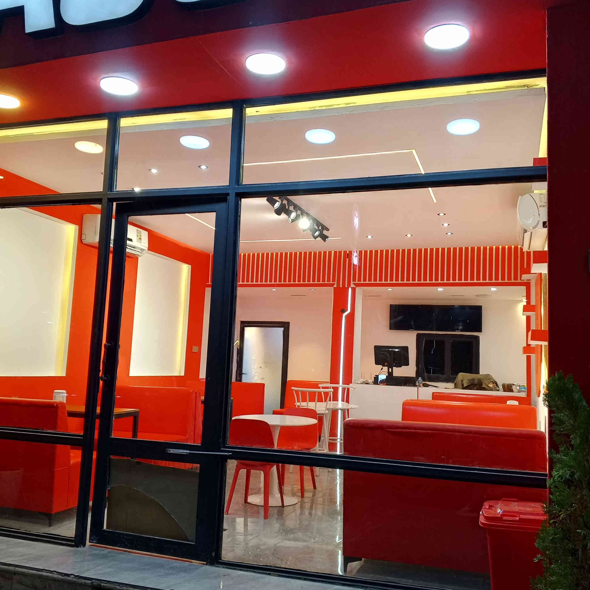 � تمويلك وصل من ديكور ستايل! 🚨
📦 بوكس المتر 20 ألف
🧱 الركم المتر 25 ألف
تخيل شغل فخم وسعر يرتبلك ميزانيتك 💸

سحبات – فواصل – إنارة – ديكور متكامل
ويا ديكور ستايل كلشي يصير على ذوقك 👌

📞 احجز هسه وخلي بيتك يختلف ✨
ديكور ستايل… نرسم الفخامة بكل تفصيلة
***********
