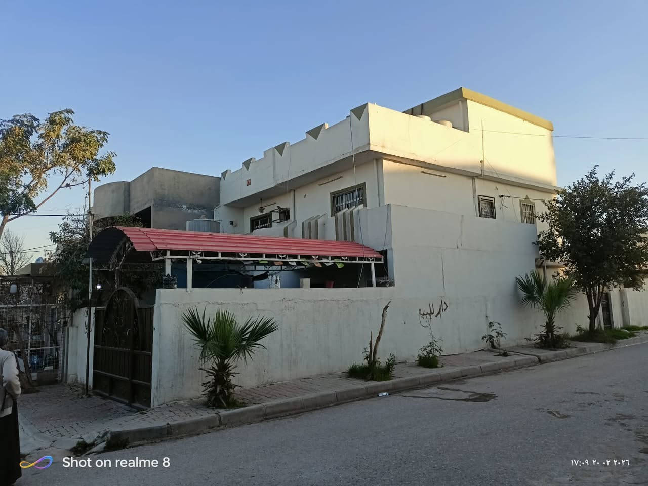 ✨مكتب نادر اختيارلو للعقار ✨
إعلان رقم(55)✨
🏡دار للبيع طابقين ركن مع المحل
__________________________ 
المساحة200 م 📏
الواجهة 10 م📏
العمق 20 م📏
__________________________ 
محتويات البيت 🏡 
طابق الأول 
غرفتين 🛌 
استقبال و هول 
مع صحيات 
مطبخ 
______________
طابق الثاني 
ثلاث غرف نوم 🛌 
مع مطبخ و صحيات _________________________
📍العنوان البيت: كركوك حي الإسراء قريب شركة طارق. 
__________________________ 
📍العنوان المكتب:كركوك طريق بغداد حي المعلمين.
__________________________ 
اللإستفسار اكثر :اتصال على الأرقام التالية 
***********☎️
***********☎️
*نستقبل جميع عروضاتكم السكنيه و التجارية في جميع مناطق كركوك .
