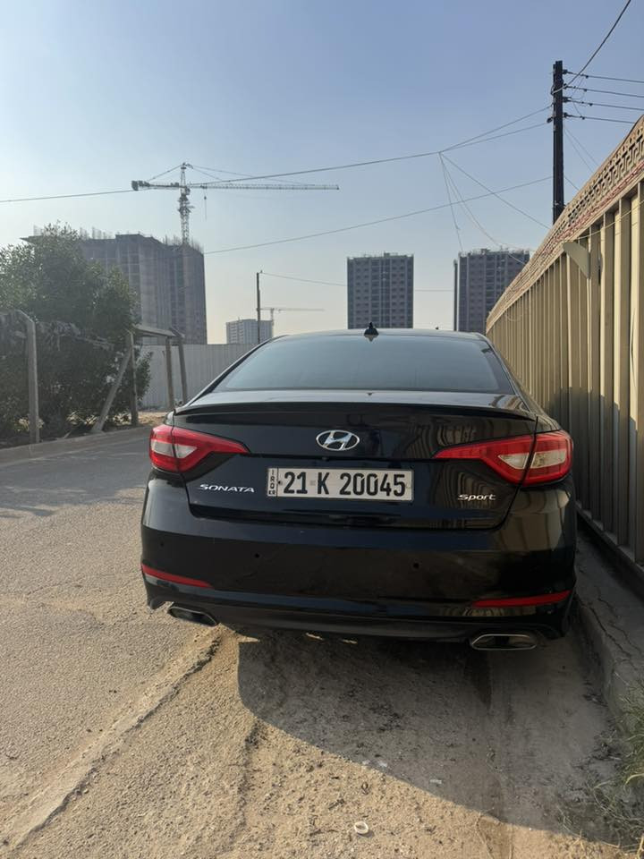 السلام عليكم
هيونداي سوناتا 2017 امريكي Sport  
فول مواصفات 
✅ فتحة سقف
✅بصمه تشغيل وابواب وصندوق 
✅كاميرة خلفية 
✅حساس خلفي
✅لد امامي
✅ دبل اكزوز
✅ شاشة بلادي + كار بلي 
✅تحكم ستيرن جهتين
✅كشنات جلد+ كهرباء الاماميه 
✅ تدفئة كشنات اماميه 
✅تبريد بيانو + ثلاث انضمه قياده
✅جنطة  ذكيه 
✅يدات نيكل+ لد ترحيب 
✅اشارات بالمري+ اناره ترحيب
✅اريل نفكيشن  
✅محرك 2400 gdi 
✅رقم سليمانية الانكليزي باسمي

السعر: 127$. 📩◼️✅🟥
☎️ 📞     ***********
 📍📌 عنوان بغداد السيدية
