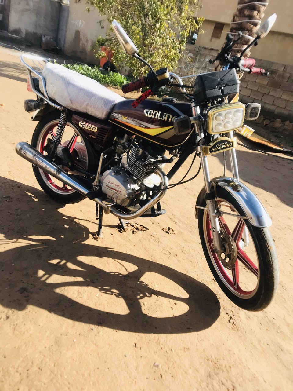 السلام عليكم دراجة نامه بر 5 كير 
نظافة 85‎%‎
كهربائيات كلشي شغال 
بانزين تنساه شلع 
محرك بشرط 
مكاني ناحية العباسي 
السعر /550
رقمي ***********
