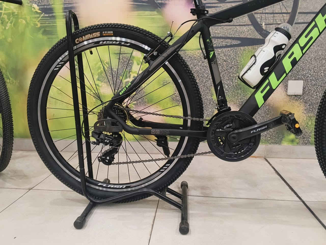 باسكل فلاش v16حجم 27.5 و 26 رجع توفر بعروض قويه وموصفات
فريم انمنيوم بلكامل 
مكينه شيمانو ياباني ضد الصدء 7لخلفية ولامامي3
تايرات كومبس 
دبل تحكم قفل وفتح 
كل هذا وبي عرض فوق 60% توفر في  شركة عجلة الخليج
سعره كان قبل الخصم 315 حاليا 126
عنوان بغداد كراده خارج مقابل سما مول 
توصيل متوفر محافضات وبغداد 
للستفسار واتساب ***********
