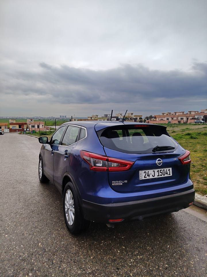NISSAN ROGUE SPORT  S
2022
محرك 4 سلندر
ماشية 63 الف كيلو
تحكمات ستيرن
مثبت سرعة
كامرة خلفية
حساسات خلفية
أوتو ستوب
رادار أمامي
رادار جانبي للمسارات
تحذير النقطة العمياء 
مانع انزلاق
تبريد قطعتين

بيها قطعتين ونص 
ايرباكات سيستم شركة
عليها غرامة 300$ تنزل من السعر
سعر 175 ورقة ومجال
شرط التحويل 
*********** دهوك, العراق
