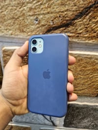 آيفون ١١ • ذاكرة ٦٤ • ضهره مكسور