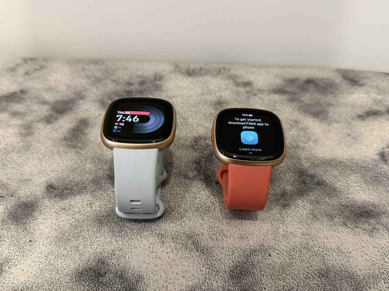 متوفر جميع أنواع الساعات الخاصة بشركة فتبت (Fitbit ) كل ساعه وسعرها دز الصور خاص واني 
ادزلك السعر 
متوفر توصيل لجميع المحافظات


**إذا كنت صاحب هذا الإعلان وتريد حذفه لأي سبب، رجاءا أرسل رسالة إلى الدعم الفني**