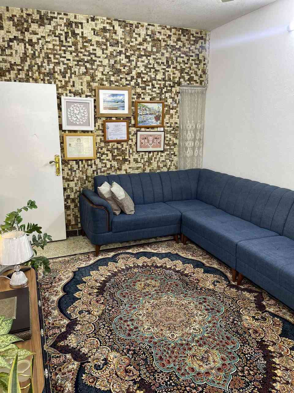 للبيع منزل مساحة 60متر ركن طابو ملك واجهه 8نزال 7ونص
ط الارضي استقبال ومطبخ وهول وصحيات 
ط الثاني غرفتين وحمامين 
العنوان بغداد/البنوك/شارع المركز
للاستفسار الاتصال ***********
ابو علي
