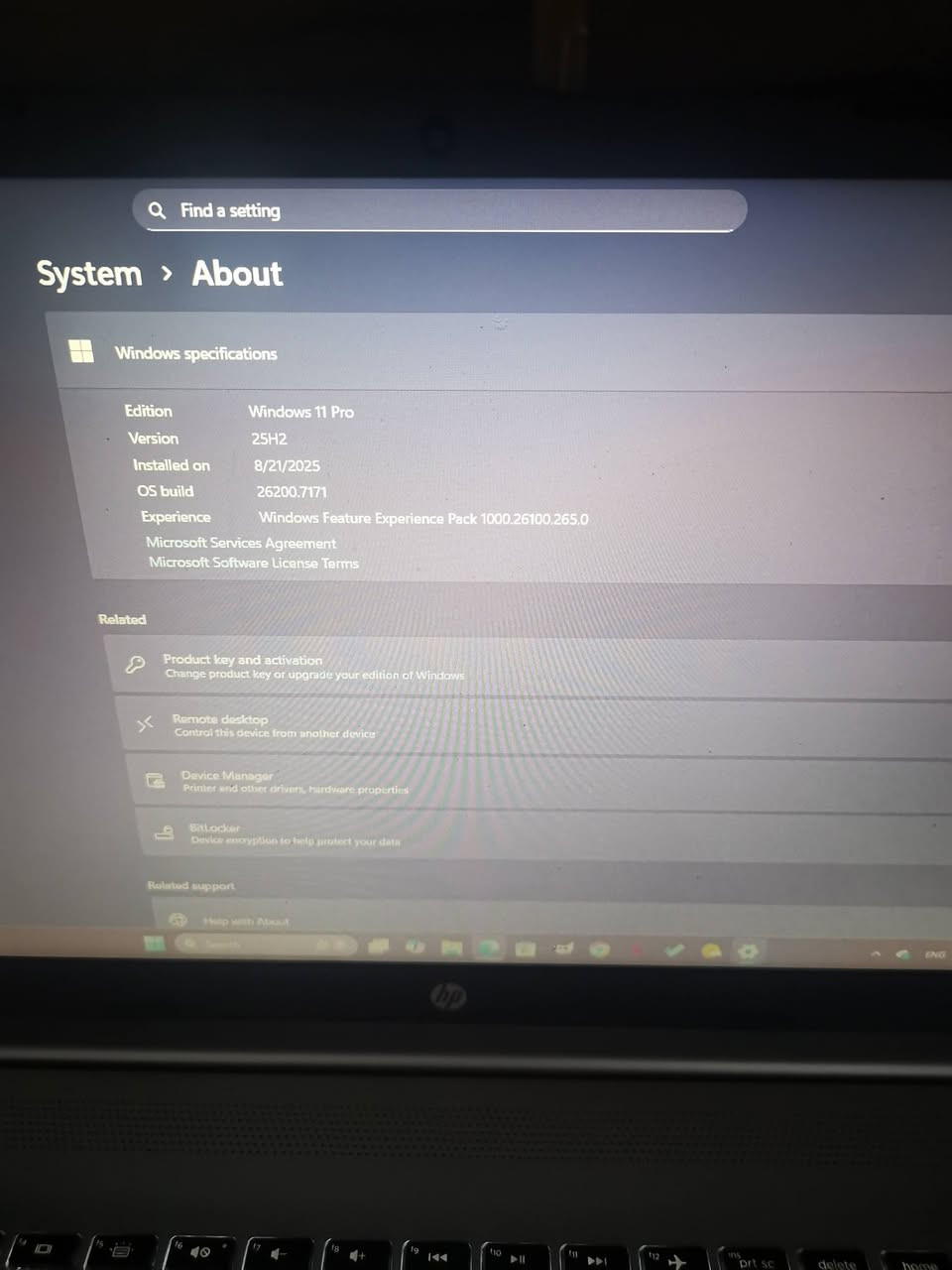 لاب توب hp الموصفات موجودة بالصور قبل 4 اشهر اشتريته للدراسة اريد ابيع بسبب ضروف اني مشتري 560 بس بي مجاال غير متواجد على الفيس *********** متوفر
