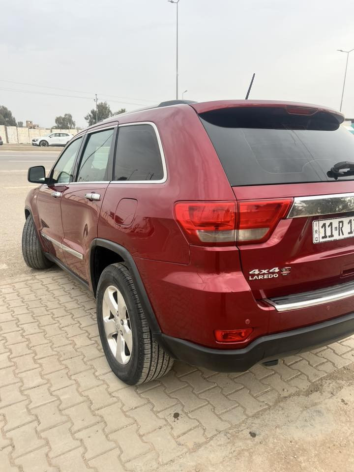 السلام عليكم للبيع جيب لاريدو موديل ٢٠١٣ خليجي لمتددد فول مواصفات ١/١ جديده السياره بغداد اب اسمي السعر ١٩٤ للاستفسار ***********
