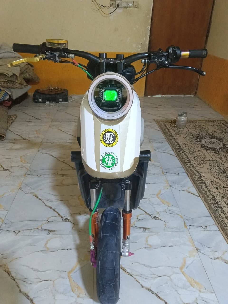 سلام عليكم 
اخوتي دراجه للبيع مستعجل الدراجه كلشي ما بيها بس بطاريات بيها تفخه قليله 
السعر :- 300وبيها مجال حك الجيه 
االعنوان :- البصره الزبير 
رقم الهاتف :-‏‪***********‬‏
