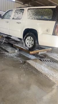 جمسي يوكن موديل ٧ سنويه لغايه ٢٠٣١ رقم إنكليزي هزه جديده رقم بغداد مكي...