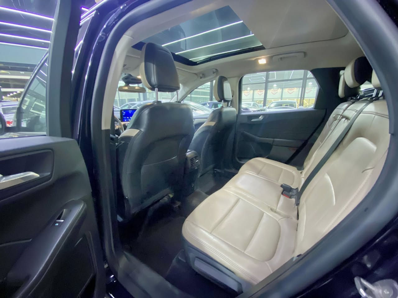 فـورد اسكـيب فوول / #للبيع فقط بدون مراوس
𝐅𝐎𝐑𝐃 𝐄𝐒𝐂𝐀𝐏𝐄-𝐒𝐄𝐋
فورد اسكيب 𝐒𝐄𝐋 فول مواصفات
🔸🔹🔸🔹🔸🔹🔸🔹🔸

🔘الفئة: 𝐒𝐄𝐋 
🔘المحرك: 3 سلندر 1500 توربو
🔘الموديل: 𝟐𝟎𝟐𝟏
🔘اللون: حبري (نيلي)
🔘الممشى: 51 الف
🔘رقم اللوحة: أربـيـل 

📍مكـان السـيارة :- ((( موصل )))

 ✅مرفق صور الضرر + سونار

📌تبديل جاملغ السايق نفس اللون + باب خلف السايق بخ +
 هلال الجاملغ الخلفي صبغ
وبيها اماكن بارد
📌بدون ايرباك 
📌بدون دواخل
📌محرك وكير مكفول
📌لايتات امامية اربع عدسات مال تيتانيوم  اعلى شي
———-—————————
☑️ الــمــواصــفـــات :-

1/تشغيل عن بعد
2/مقاعد وستيرن تدفئة وكهرباء
3/ويل حجم 18
4/تحديد مسار و سرعة
5/كاميرا ورادار امامي
6/سستم ايفون واندرويد(كار بلي) 
7/نظام المفتاح الذكي ودخول تلقائي 
8/نظام إطفاء ذكي
9/ كاميرا خلفية
10/مقاعد جلد
11/انظمة قيادة متعددة 
12/بانوراما
13/صندوق كهربائي
14/اوتو ستوب
15/هاندبريك بصمة 
  🔸🔹🔸🔹🔸🔹🔸🔹

🔺كوبون بانزين موجود

📞للتـواصل /
***********
***********
متوفر واتساب 
او  على الخاص

 ☑️السـعر 140$ مجال بسيط
 
#موصل
—————————————-
