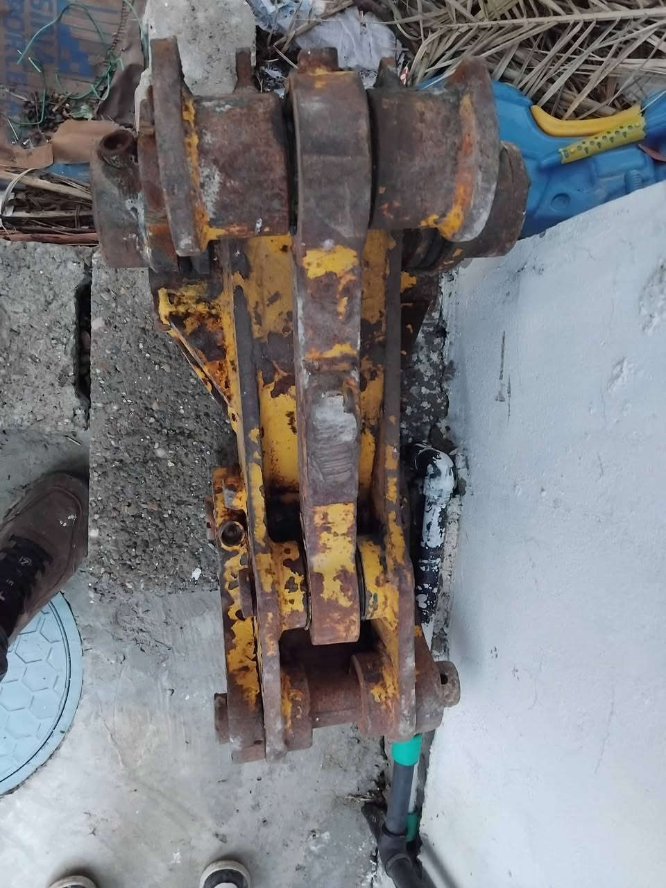 كماشة كيلةحفارة Jcb للبيع للإستفسار الاتصال ***********
