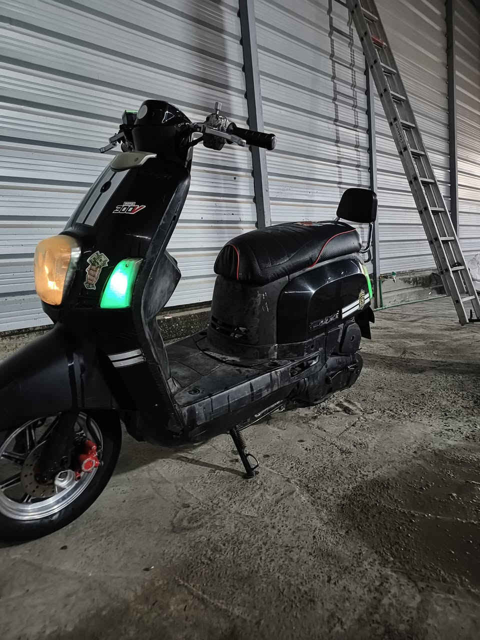 السلام عليكم دراجة بوليس لبيع شغاله سلف وهندر دراجة مابيهة نقص كاملة الدراجة خير من الله امزودة بوشة 55 وذا اكو مراوس اراوس هاذ رقمي ***********متواجد واساب مكاني بغداد الشعلة
