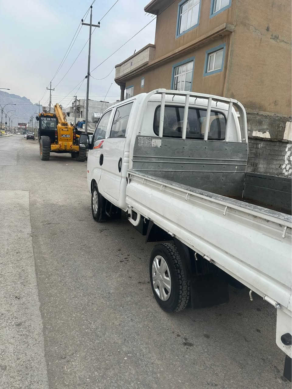 به ناوي خواى گه وره ميهره بان 
براوه يه و علوجه كيا ٢٠٠٧ لؤك لؤك تازه داخل بووه هه موو گياني له سه ر شه ريكه ماوه ته وه مه كينه ٣٠٠٠ انجكتر مه كينه ره ش مه رغوب گير عادي گيرومه كينه و اكسل و ده حم وليدران به شه رت خايسي نييه كامل كاره باي به شه رت جوار جام كاره باي قفل مه ركه زي وه سف كردني ناويت سه ياره كه مالي مه ده نى به شه رت ده حامي بو ده حامي به شه رت جركه و سه د دولار بشكينه بريك و هه موو شتي به ستراوه له رانيه م 
*********** رانية, السليمانية
