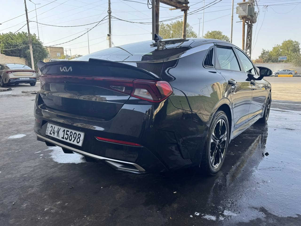 سلام عليكم K5 موديل 22 امريكي حادثها خشم البنيد كلش بالحافه مصبوغ على كده وبسونار يبين كامل باب صدر مفتوحه مو مبدله وبيها بخشم الجاملغ الايمن الامامي طخه كد اصبعين ومصلحه ع بارد مكينه وكير مكفولات حداديه تخم تاير تبريد كلها خير من الله جاهزة ع اخر حباية ترايها وين ميعجبك مكينه 1600 تيربو بصمه وباقي المواصفات المعروفه عنواني بغداد باب معضم رقمي *********** السعر(160) وبيها مجال
