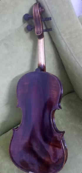 كمان حجم 4/4 ماركة أنتونيوس قديم في بغداد ***********
