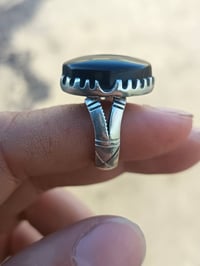 عقيق يماني • شفة العبد • مقاس ٢٢-٢٣