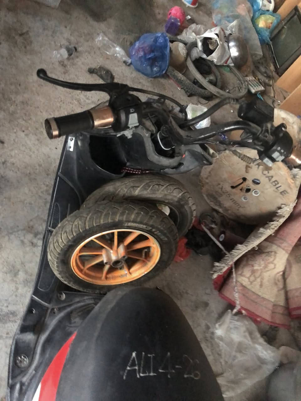 ‏أخوان دراجة للبيع نظيفة شغالة بس  عايز باتري الرقم ***********
