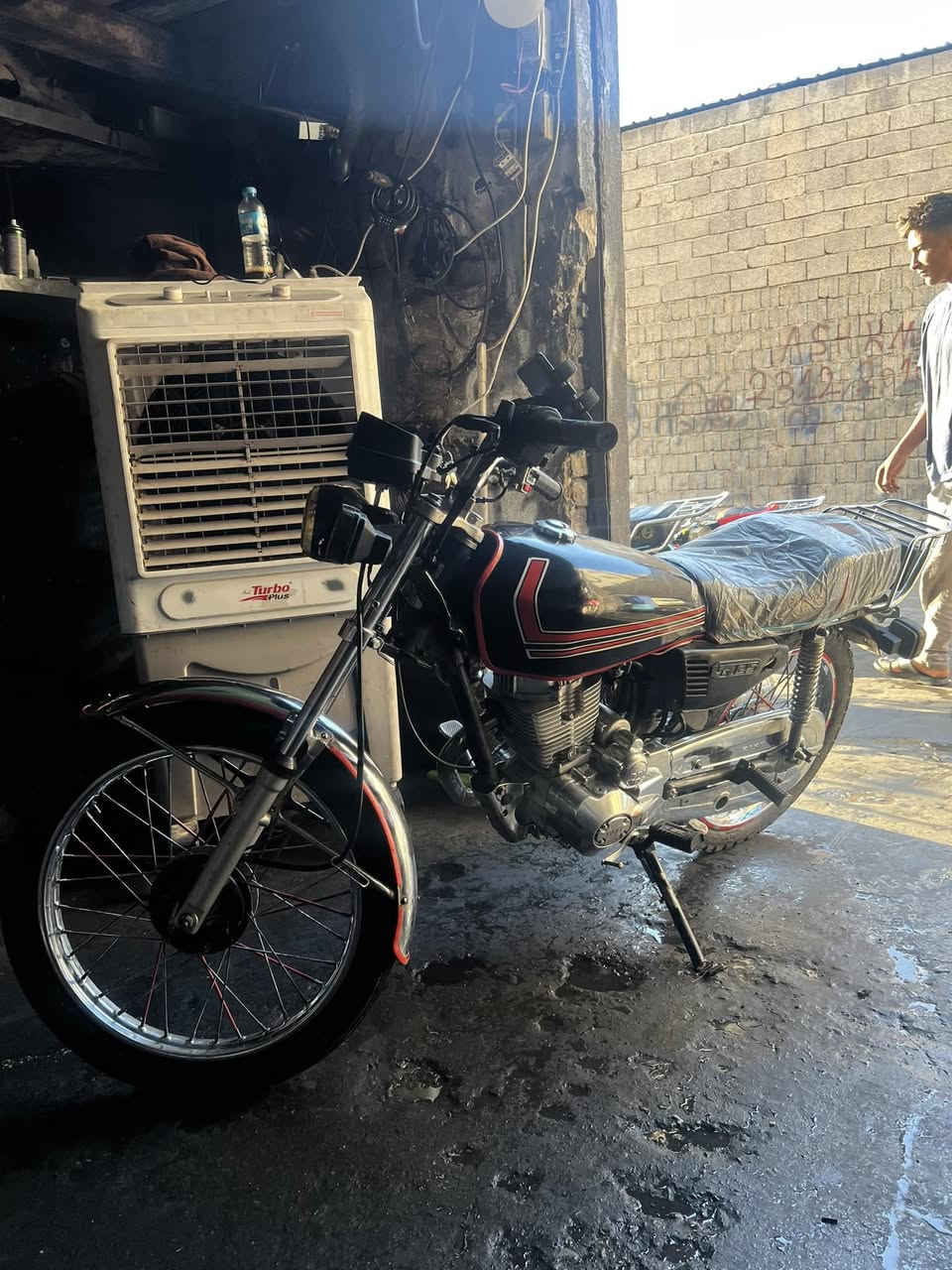 مطور بارت موديل 2020 محرك متل دهب حجم 200
كهرباء كلها شغال سعرو 330 الف 
للتواصل *********** فقط واتساب او اتصال

