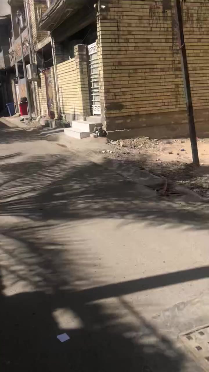 من رخصت ادمان ..((للبيع))بيت بلخطيب زراعي قرب طابو مال خطيب مقابيل معمل الغاز //50م طابقين واجهه 5 ونزال 10 يحتوي على استقبال معزول مطبخ حار بارد 3حمامات غرفتين طرمه موقع البيت حلو …واتساب ***********
