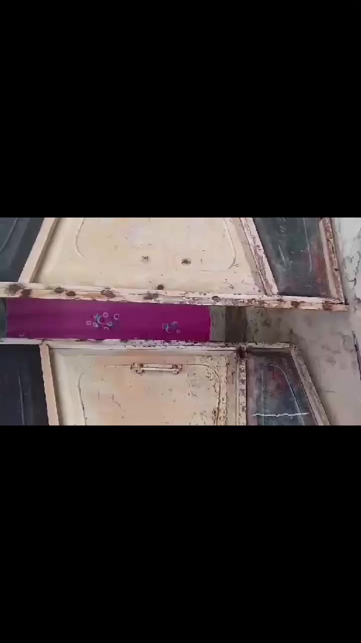 السلام عليكم الدار معروض للبيع في الرشيديه قطاع السادس المساحه 100متر الاستفسار عن الرقم*********** واتساب قرب جامع حاج اد ريس
