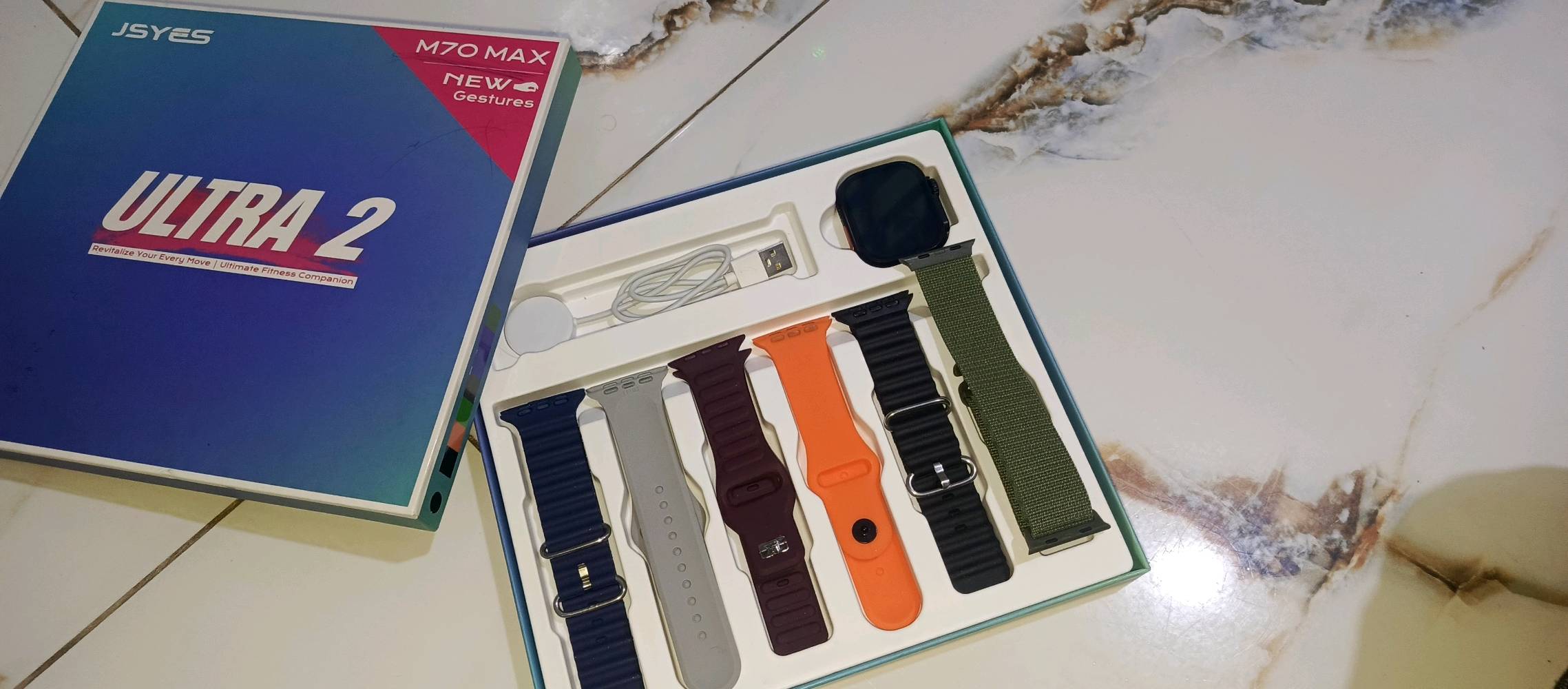 التواصل على هذا الرقم*********** على الواتساب💯 تفاصيل على الساعه🕧 هاي الساعه الكترونيه💎 تحمل ست سيوره⌛ بيا كثير من التطبيقات🤳 مثل حاسوب ساعه🕔 على الشحن🔋 جميله✨