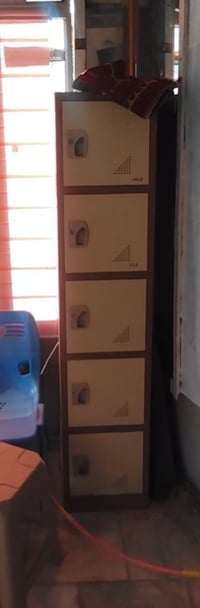 خزان بيها اقفالة اي عيب مابي ٥٠ الف  ٠٧٧٠٨٨٦٠٤٤٠