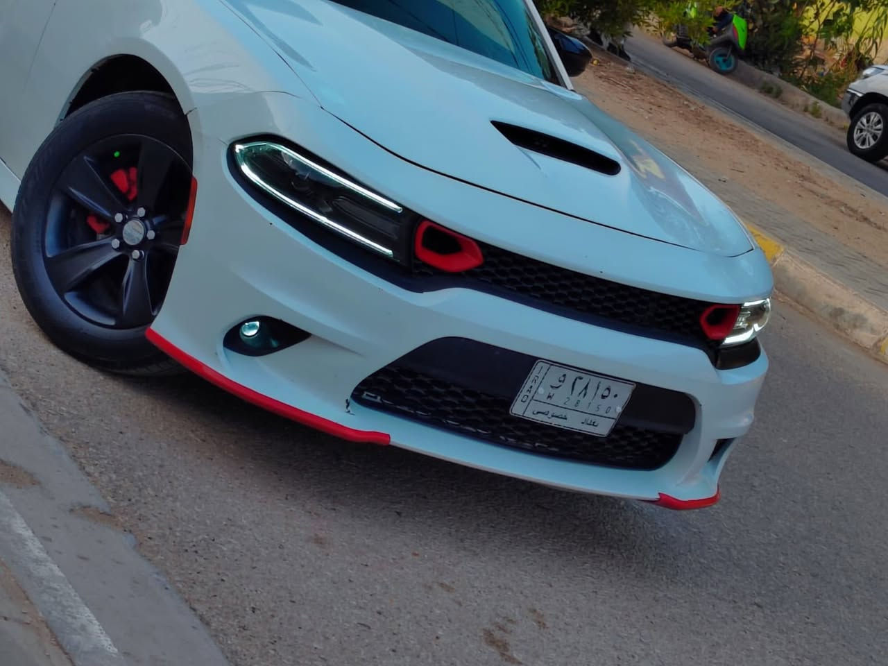 جارجر 2017 اصل رقم بغداد
مكينه 6 سلندر 3.6
كير طيارة
شاشه كبيرة
كشنات جلد كهرباء
تدفئه تبريد بالكشنات

ماشيه 100 الف
حادثها جاملغ امامي  موضح بالصور وبيها صبغ حزام
مكانها كربلاء
***********
السعر 158 ورقه
