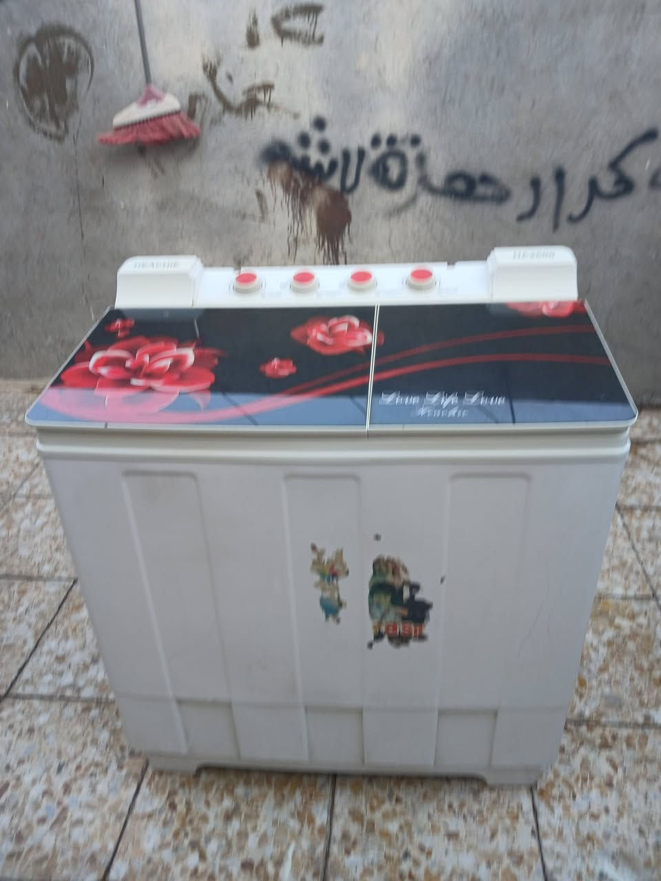 سلام عليكم غساله ستخدام كلش قليل 
السعر 120 الف  بيه مجال 
مكان حي ور قرب جامع جامع الفردوس
واتساب انتصال هم هاتف ***********
