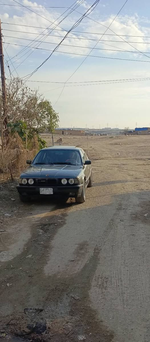 سلام عليكم للبيع بيئم دبليو موديل 1998 سياره حلو ونضيفه رقم بغداد تحويل ثاني يوم كلشي مانقصها كير محرك جديد كهربائيات كلها شغاله مكان صلاح الدين تكريت السعر 50 وبيها مجال الاتصال علا رقم ***********
