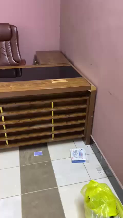 مستخدم قليل مال مكتب 
الوكرات حديد 
ميز مكتب 
تخم 13, مقعد 
تخم 800
الوكرات واحد 150
ميز مكتب على 175
شرط استخدام اقل شهرين


**إذا كنت صاحب هذا الإعلان وتريد حذفه لأي سبب، رجاءا أرسل رسالة إلى الدعم الفني**