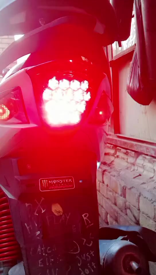 السلام عليكم شباب دراجه ماكس مضلع الدراجه كامله اي نقص ما بيها دراجه ما شاء الله حلو نقره سلف المكان بغداد البياع الشهداء السعر 550 وبيها مجال وهذا رقمي***********
