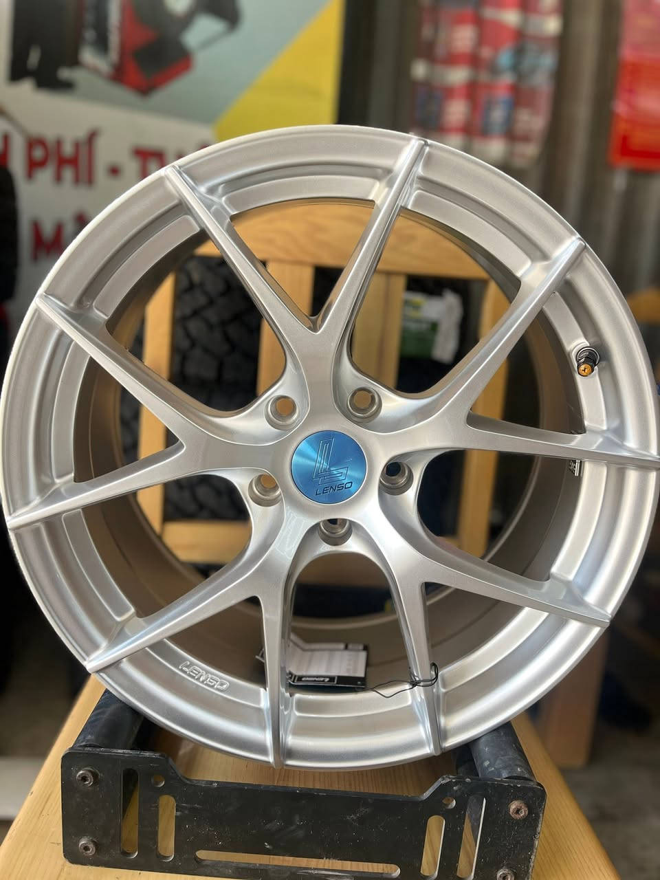 Siêu phẩm  LENSO thái 18in ET:35 chính hãng hệ lỗ 5x114.3 tình trạng mới 98% gắn vừa các dòng xe nhật hàn ae nào cùng hệ lỗ thì đừng nên bỏ qua bộ này ☎️ 0899.694.376


**إذا كنت صاحب هذا الإعلان وتريد حذفه لأي سبب، رجاءا أرسل رسالة إلى الدعم الفني**