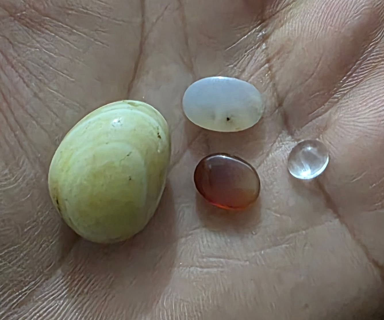 سبحة يسر ناعمه مصري اصليه وحجار ثنين يمانيات اصليات ذمه وحجره دره ناعمه كلش وحجره سليمانية كامله ومشكولة ومعطف شراي يجي خاص


**إذا كنت صاحب هذا الإعلان وتريد حذفه لأي سبب، رجاءا أرسل رسالة إلى الدعم الفني**