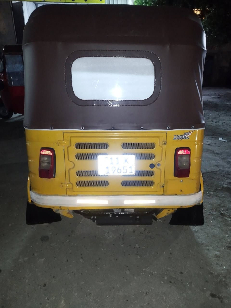 سلام عليكم تكتك مديل 18نازله بل 19 بيه بس بل صفحه صبغ ول باقي مكفول مكينه خير من الله لا تنقيص ولا تبخير بكاني بغداد مدينه سعره 5و400وبيهه مجال رقمي ***********
