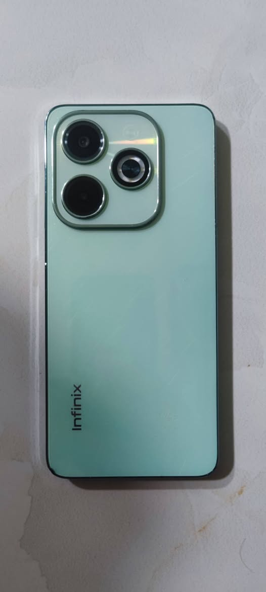 Infinix Hot 40i للبيع مستعمل نضيف
شاشة IPS LCD بحجم 6.56 بوصة بدقة HD+ ومعدل تحديث 90Hz.
⚙️ المعالج الأصلي: Unisoc T606 ثماني النواة (بدقة تصنيع 12nm).
🎮 معالج الرسوميات Mali-G57 MP1.قوي جدا للاستخدام اليومي والالعاب المتوسطة
🧠 رام 8GB (مع إمكانية توسيع الرام افتراضيًا).
💾 ذاكرة داخلية 256GB.
📸 كاميرا خلفية 50MP مع عدسة AI.
🤳 كاميرا أمامية 32MP مع فلاش أمامي مزدوج.
🔋 بطارية 5000mAh.
⚡ شحن سريع 18 واط.
🔒 بصمة جانبية وفتح بالقفل عبر الوجه.
🔊 منفذ سماعات 3.5 مم ويدعم شريحتين مع منفذ microSD منفصل.
الأداء:
✅ قوي جدًا للاستخدام اليومي مثل التصفح، يوتيوب، تيك توك، وبرامج التواصل.
✅ يشغل الألعاب المتوسطة مثل PUBG Mobile وCall of Duty Mobile وFree Fire بسلاسة على إعدادات منخفضة إلى متوسطة.
سعر ١١٠ الف دينار عراقي فقطط!!
التواصل 7807022192


**إذا كنت صاحب هذا الإعلان وتريد حذفه لأي سبب، رجاءا أرسل رسالة إلى الدعم الفني**