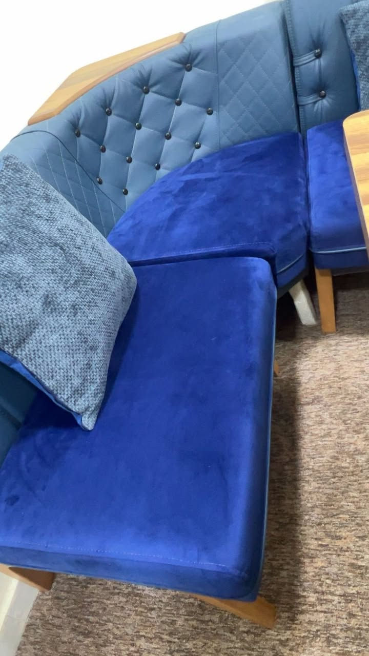 ميز طعام كورنر تكمه ثكيل والمقعد مخزن مصارله اقل الشهر عندي اخذته ب٩٠٠ قفله 750 كرسي هزاز 150


**إذا كنت صاحب هذا الإعلان وتريد حذفه لأي سبب، رجاءا أرسل رسالة إلى الدعم الفني**