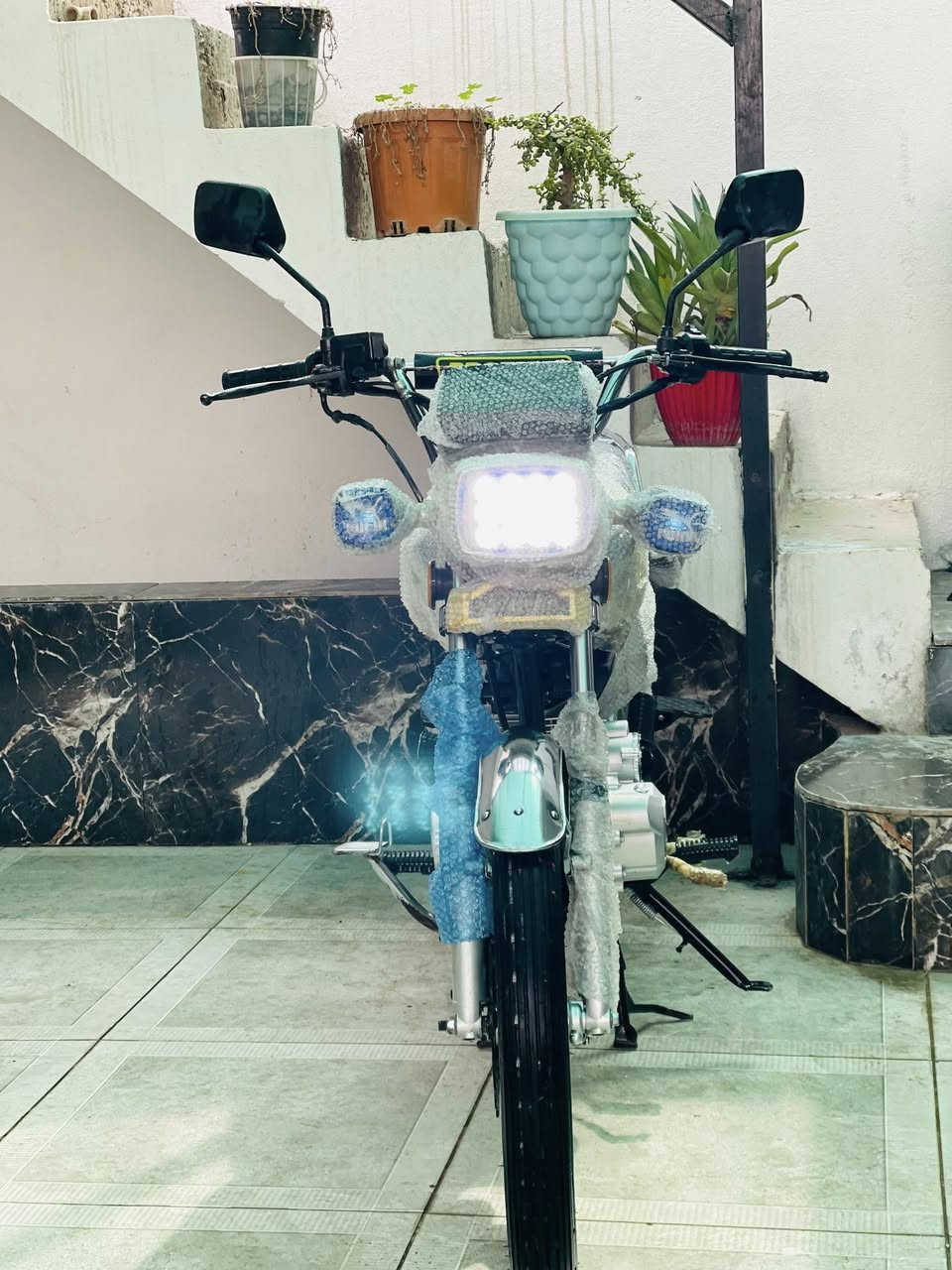 دراجةنامي برو  5 كير موديل2021  اوراق منفيس كامل دراجة سفر ماشاالله قليل مستخدم ريموند شغال عن بعد نكرة سلف
محرك مامفتوح شرط لا صرف لا بخار صوط كاتم اخرس كهربائيات كامل شغال کیجات دشبول عدادات سرعە کیرنگ کلە شغال ويالة مگص شرط بدون عواج تايارات لوك بريكات بل مكان دراجة مكفولة عامة شرط اخو جديد ماشا الله مابي اي نقص
سعر 580
رقم موبايل ***********
عنوان كركوك شورجە یم مطعم حمة ناصر
