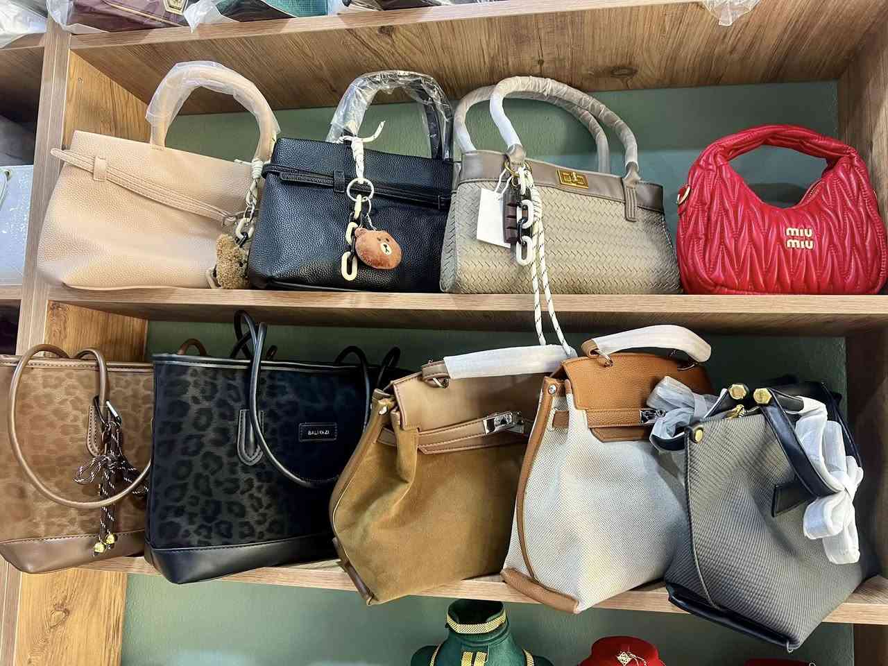 هەڕاج هەڕاج هەڕاج 📢📣
جانتای ماستر کوالیتی🛍️ 

هەموو بابەتەکانی دوکان بەسعری جوملە
دوکان هەڵ دەگرین
گەیاندن بەردەستە🚕


**إذا كنت صاحب هذا الإعلان وتريد حذفه لأي سبب، رجاءا أرسل رسالة إلى الدعم الفني**