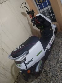 للبيع ٣٠٠ ٠٧٧٠٣٩٥٠٩٢٠