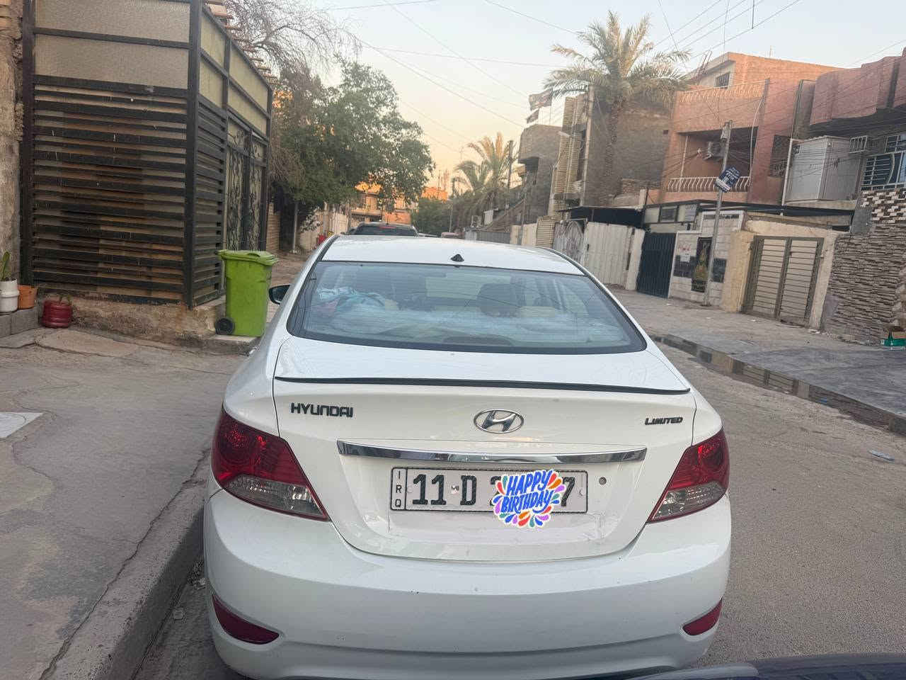 اكسنت خليجي 1600
الموديل 2011 السياره مكينه دوش مكفوله كير مكفول 
التبريد ثلج بعز الحر منظومه كامله جديده كشر السياره كله مكفول بدون اي ضربه أو طخه بيه فقط نص باب الخلفي ونص جاملغ صبغ فقط رش 
 رقم بغداد الجديد 
مكان السياره بغداد 
رقم الهاتف : ***********

السعر : 86 وبيه مجال حك جيتك
