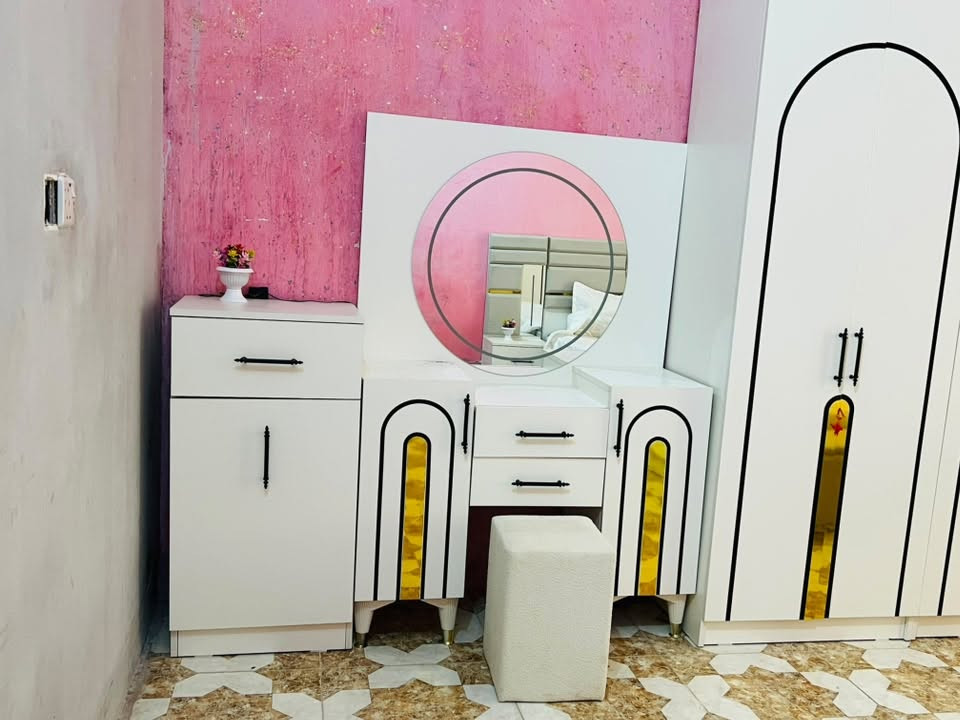 سلام عليكم يوجد غرفه تركيه للبيع استخدام أسبوع واحد فقط نضافه ميه بل ميه 

 ‭***********‬
