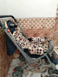 عربانة أطفال • جديدة ونظيفة • ٢٥ قطعة