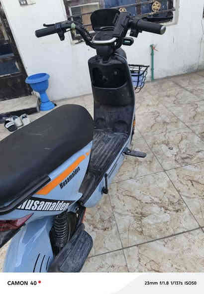 دراجة شحن للبيع بسعر مناسب
شباب دراجة فول مواصفات كاملة اشاير وبريكات وحساسات ومانع انزلاق جديدة تفيد مسواك تمشي 45 كيلو الشحنه الوحدة  مكفولة مكاني بغداد حي تراث 
سعرة 300 وبية مجال للطيبن 
***********واتساب واتصال متاح.
